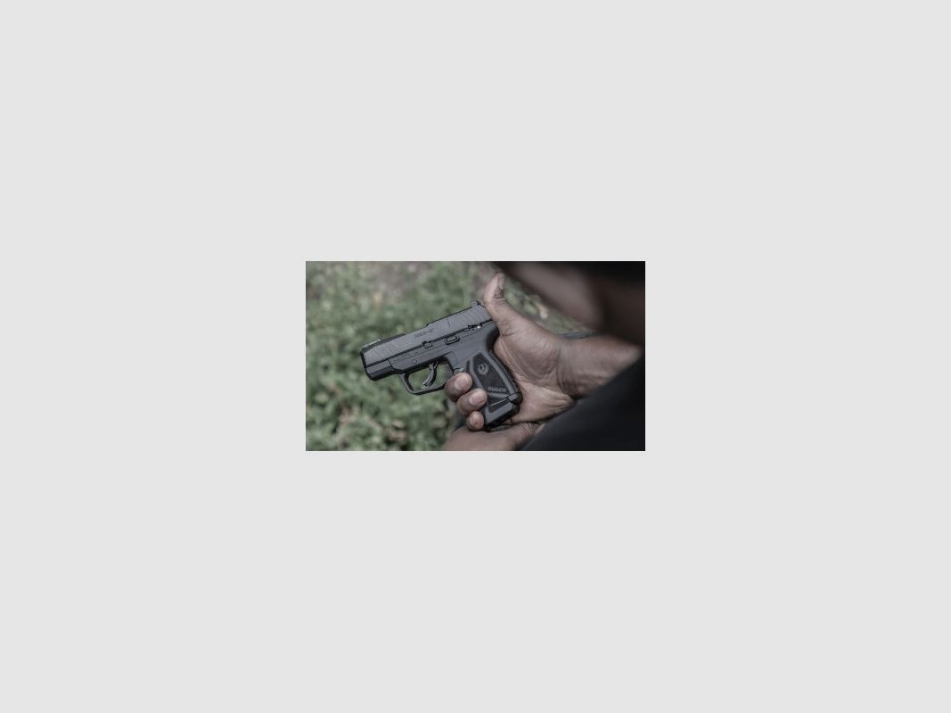 RUGER MAX-9 con sicura manuale, immagine 6 di 9