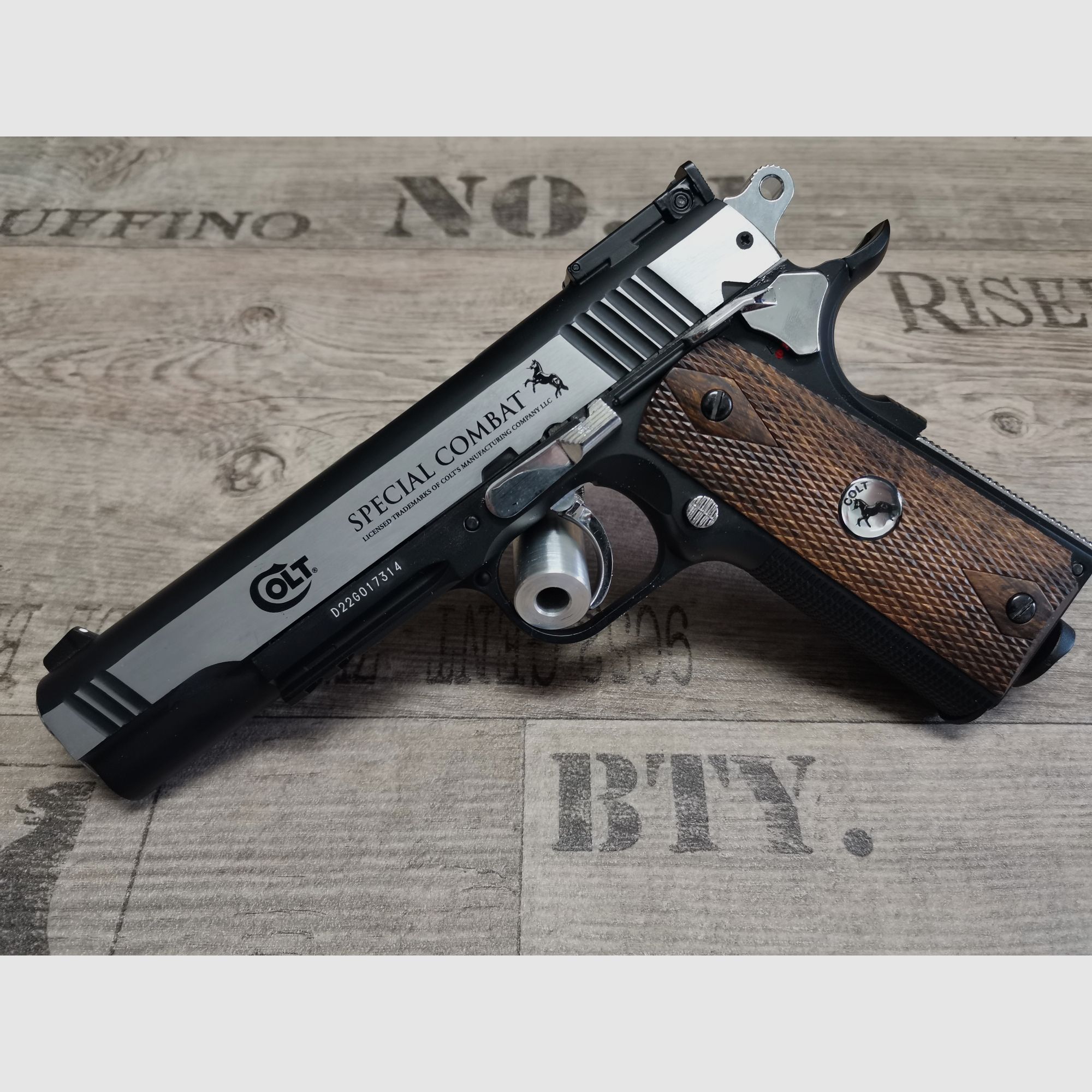 1911 Colt Special Combat Classic CO2 4,5mm Steel BB VOLLMETALL im SET