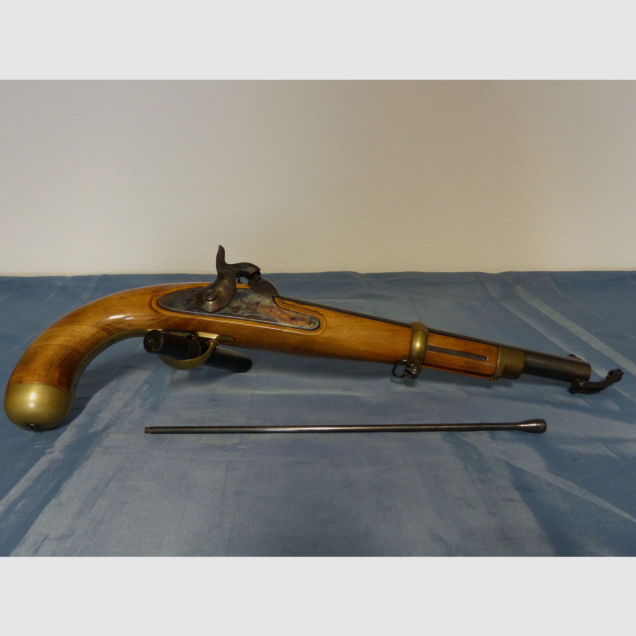 Navy Arms 1855 Dragoon Carbine Vorderlader Pistole mit Anschlagschaft von Antonio Zoli Cal. .45 vintage