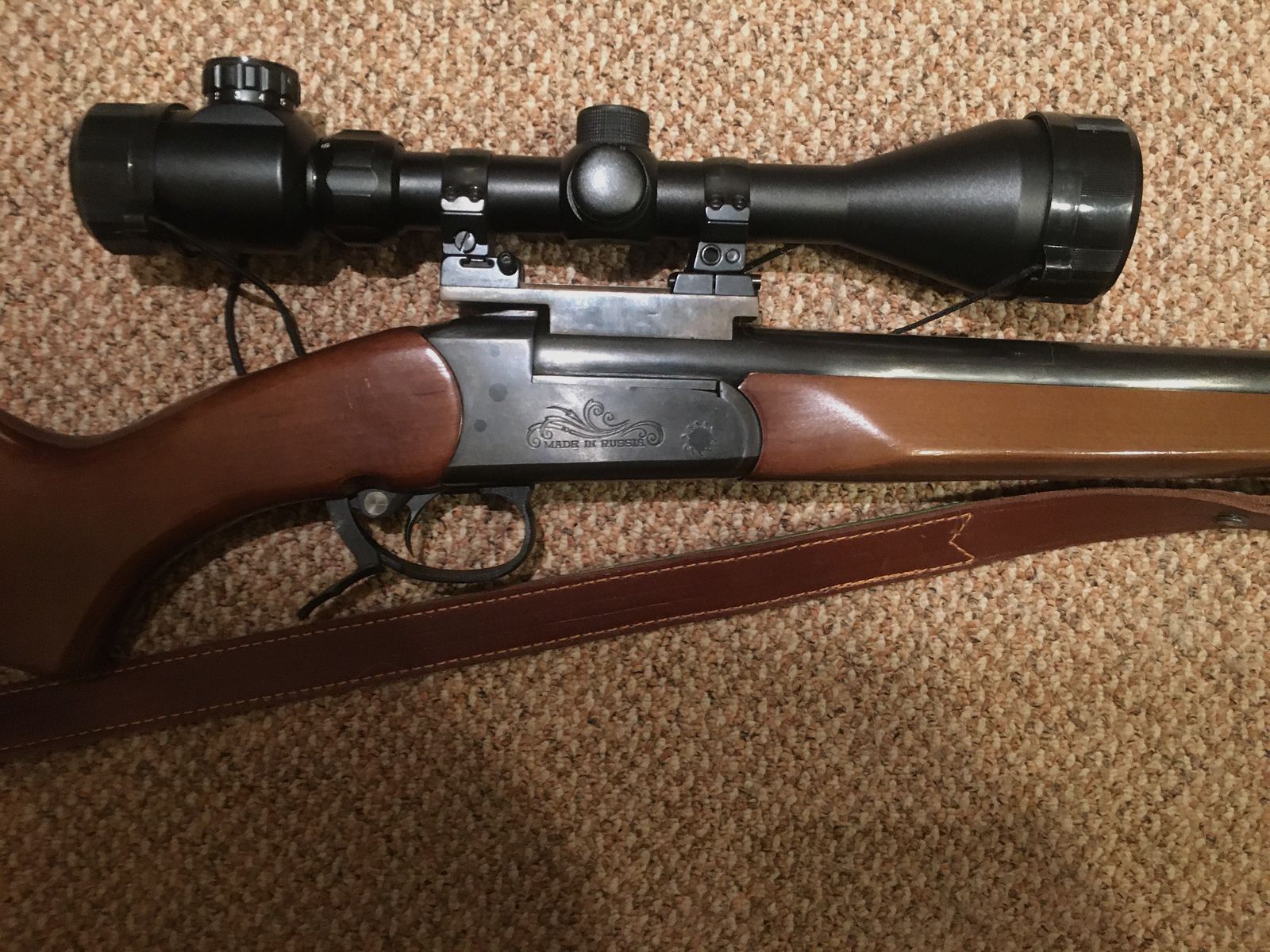 Kat C. Einzellader Büchse .45 colt von Baikal mit Zielfernrohr und Schalldämpfer