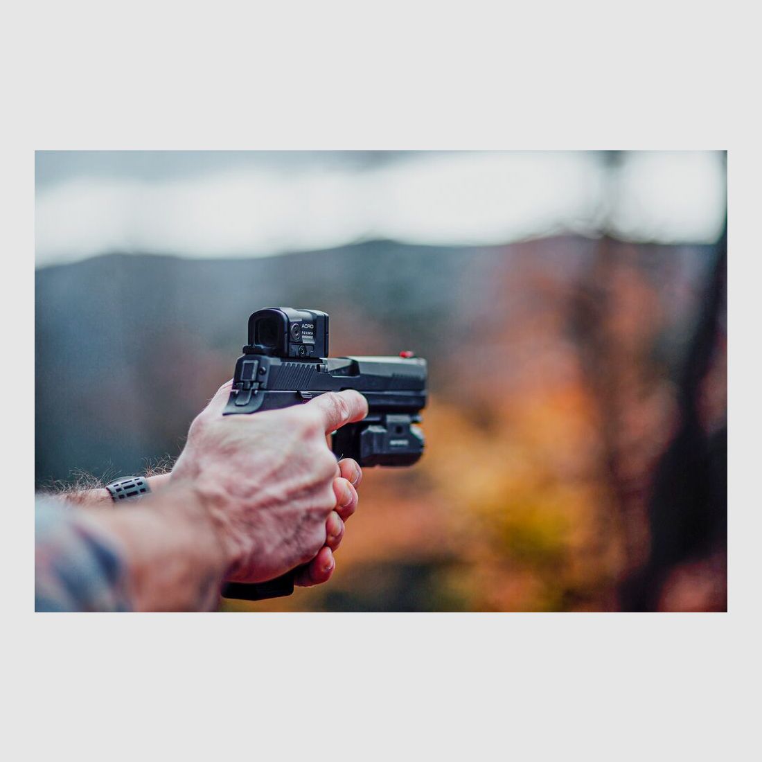 Aimpoint ACRO C–2 mit Flip-Up Cover Picatinny-/Weavermontage