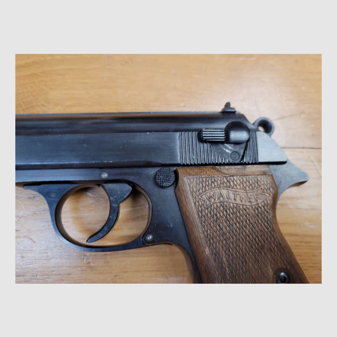 Seltenes Walther PP Pistol – Kaliber 7,65 (nicht angegeben!) – Seltene Herstellung Walther Zella-Mehlis von Februar/März 1945 – Schöne Griffschalen und schöner Lauf – Zustand TTBE++ – Neu!, Bild 15 von 17