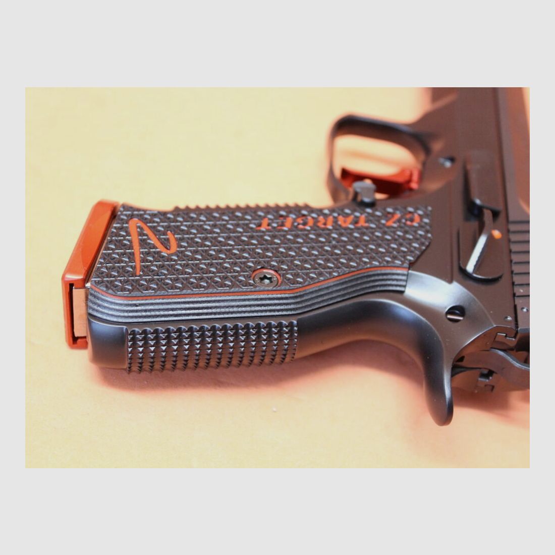 CZUB Ha.Pistole 9mmLuger CZUB CZ SHADOW2 TARGET 6" SA-Abzug/ 153mm Lauf/ 3 Magazine CZ 75 (9mmPara/9x19)