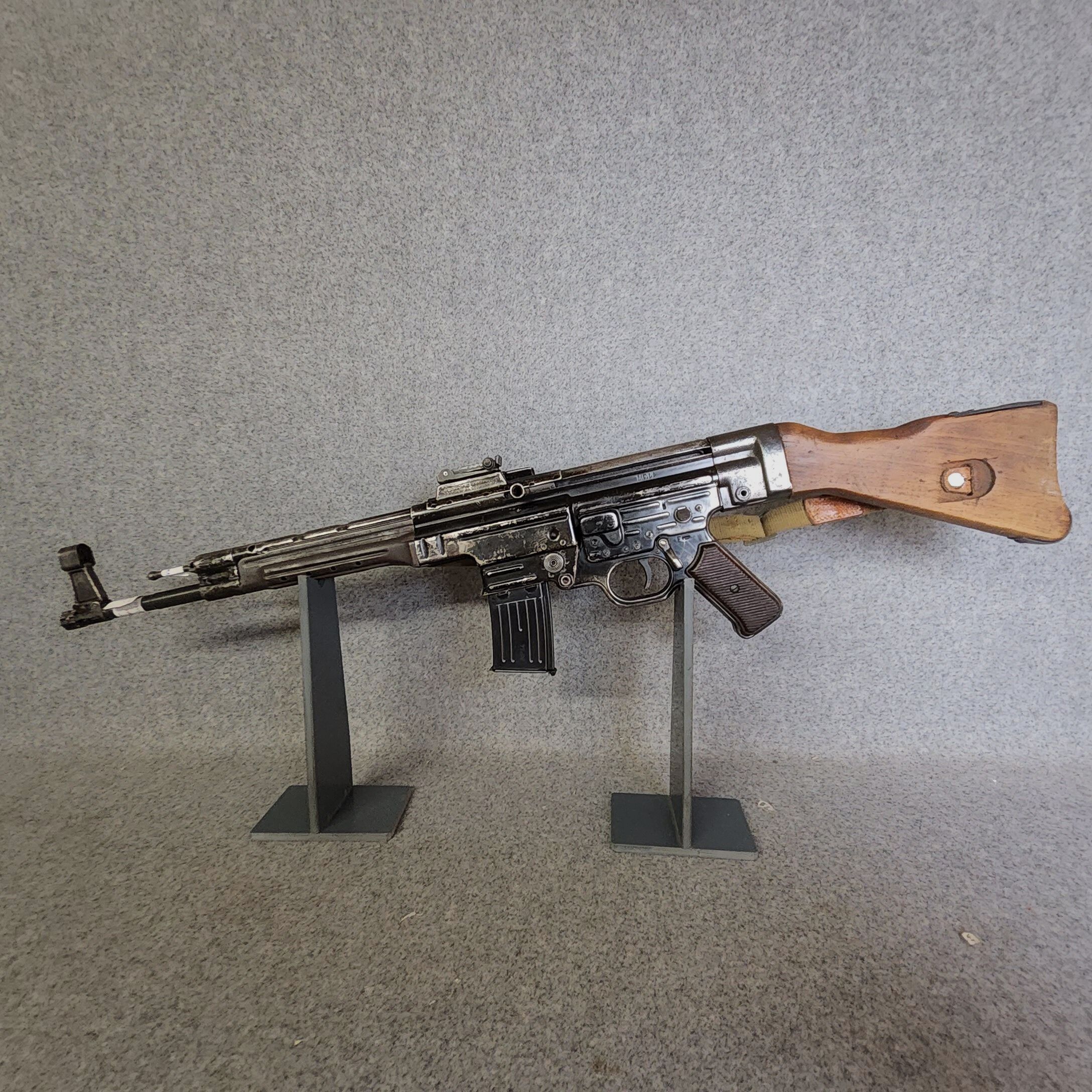 Niedermeier	 SLG 44 ehemals MP44