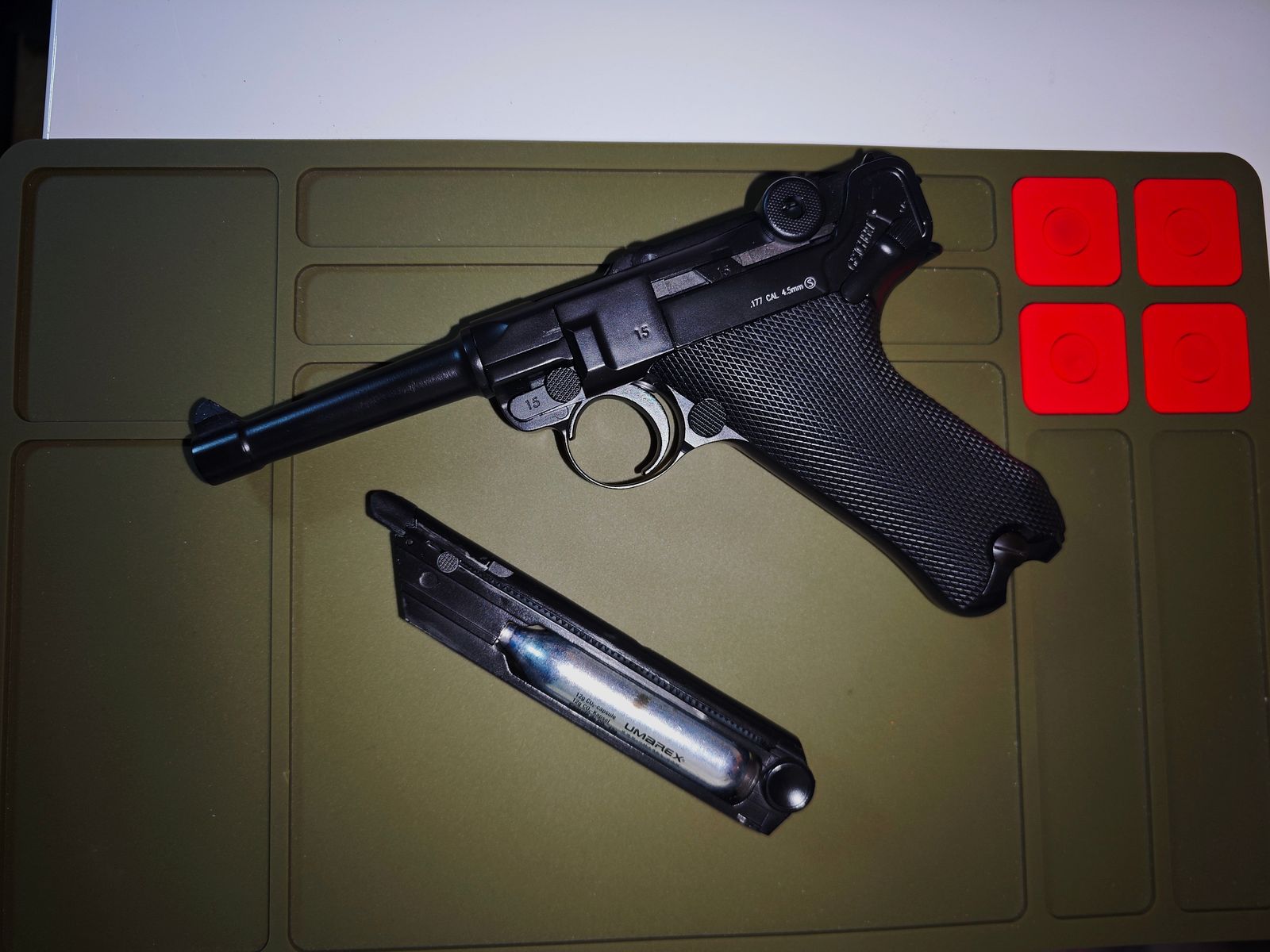 KWC P08 CO2-pistolet à air calibre 4,5 mm, image 2 sur 3