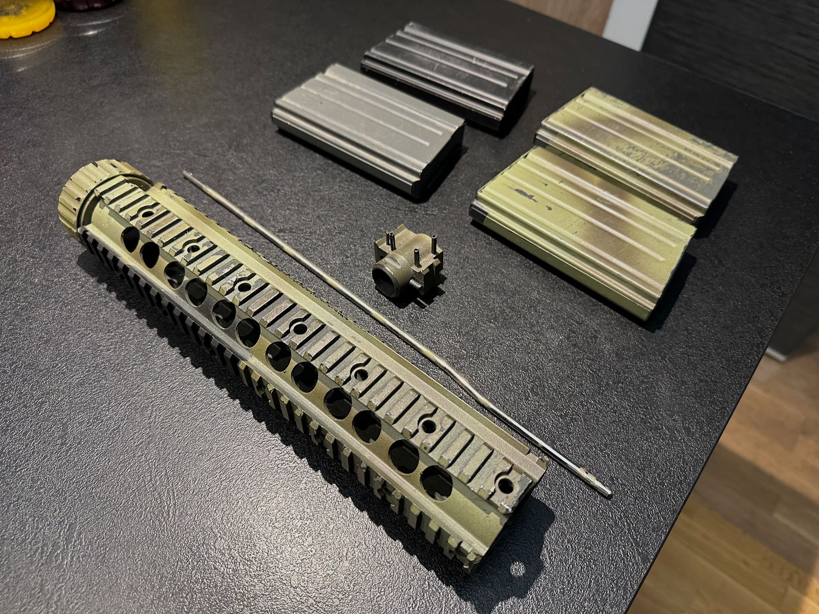 SR25 parts und Mags