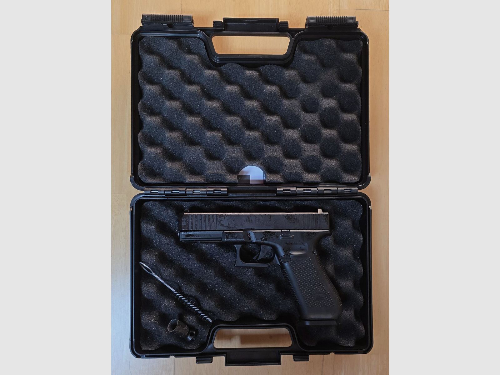 Glock 17 Gen5 pistolet alarmowy 9mm P.A.K. oksydowany