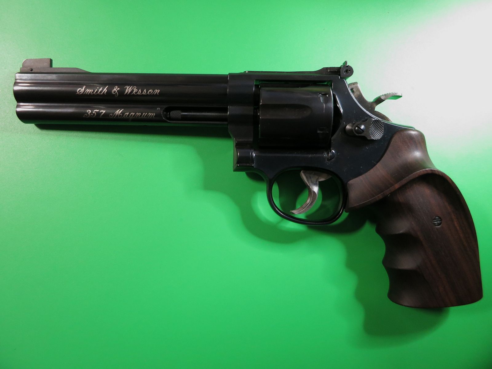 Revolver SMITH & WESSON Modèle 586-4, Champion de Tir 6", Cal. 38/357 Mag, Bleu Royal #97, image 1 sur 14