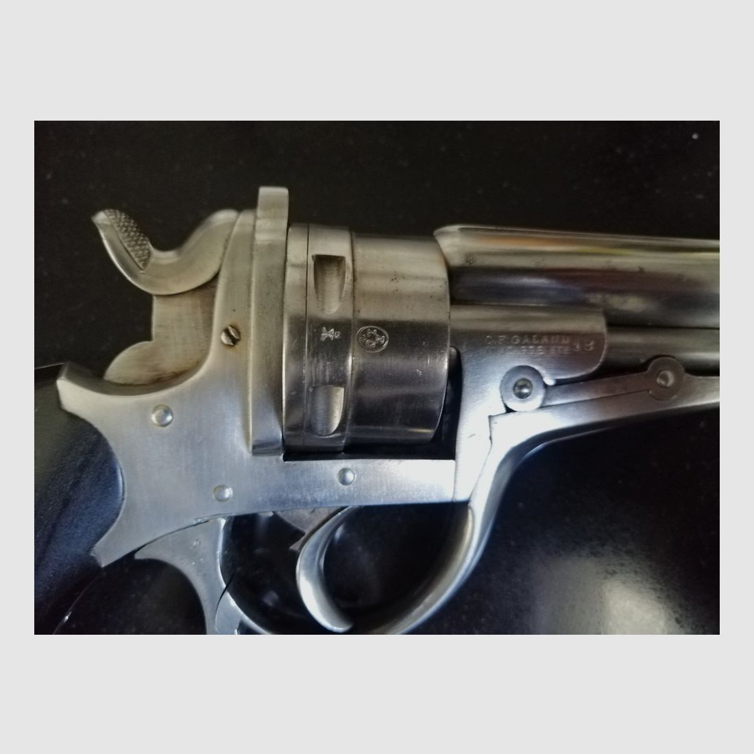 Rare Revolver à système Galand – rare en calibre 9mm – 6 coups – du quasi réglementaire pour le conflit de 1870/1871 – ingénieux système d&rsquo;extraction collective – Superbe, image 9 sur 21
