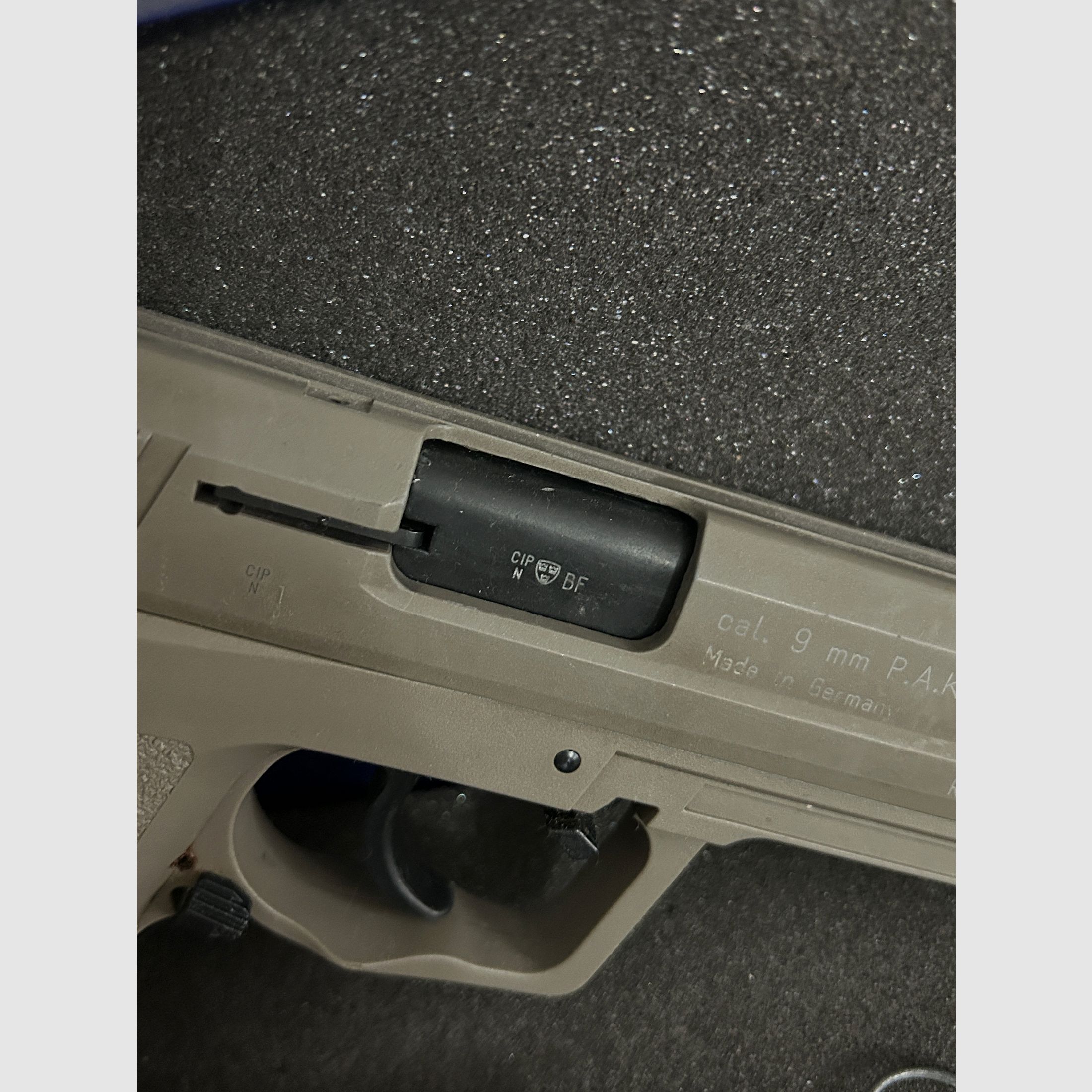 Röhm RG 96 Schreckschuss Pistole 9 mm P.A.K. Icon Grau