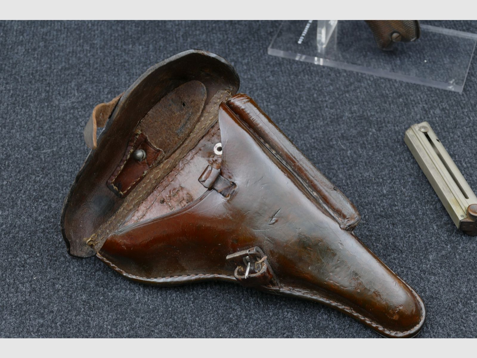 Pistole 08 aus Fertigung der Königlich Preußischen Gewehrfabrik Erfurt, Herstellungsjahr 1916, im Kaliber 9 mm Luger / 9x19. WHB9, Bild 15 von 20