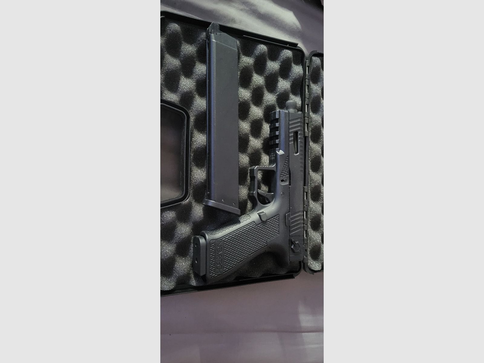 Neuwertige Novritch  ssp 18  + 50 er gasmagazin 