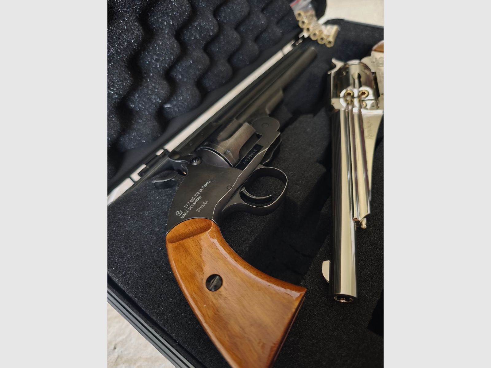 Revolver Set: Remington 1875, Schofield 1877 und M29/Metall+ Echtholz/ Neuwert über 800€