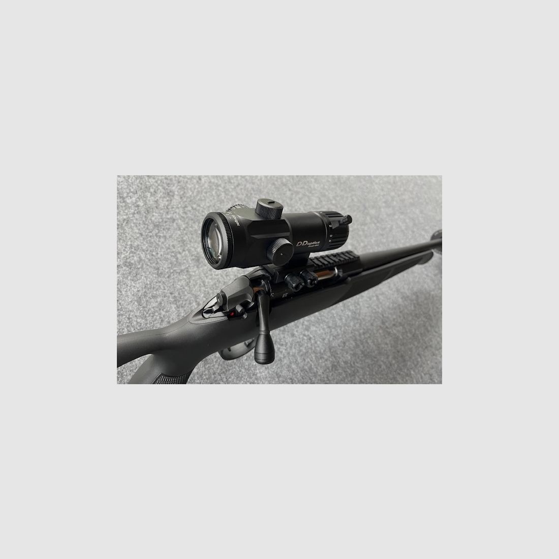 Mercury Rover G2 Thumbhole .308 Win. mit Jaki Schalldämpfer und DDoptics RedDot MAG 1-4x22