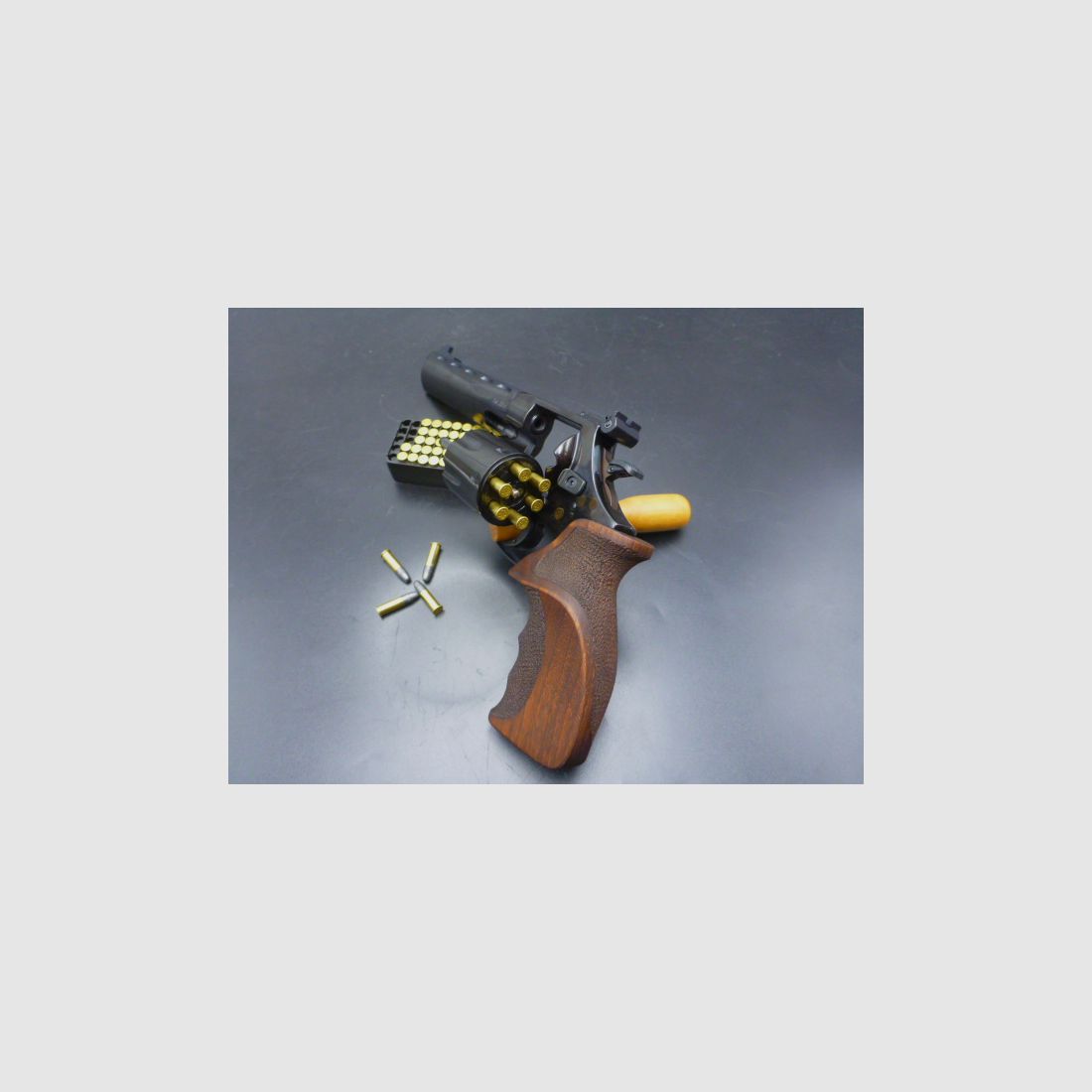 WEIHRAUCH HW9 Sport revolver kaliber 22 LR, afbeelding 2 van 7