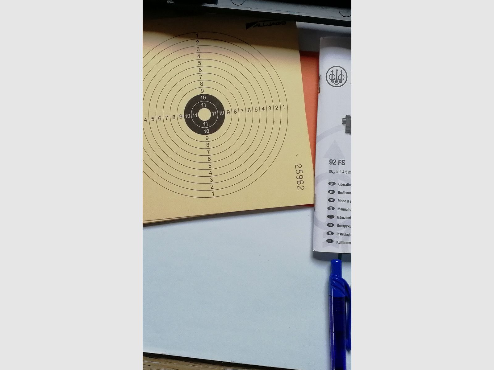 Beretta Mod. 92 FS air pistol nickel-plated with double Kst grips / like new + accessories