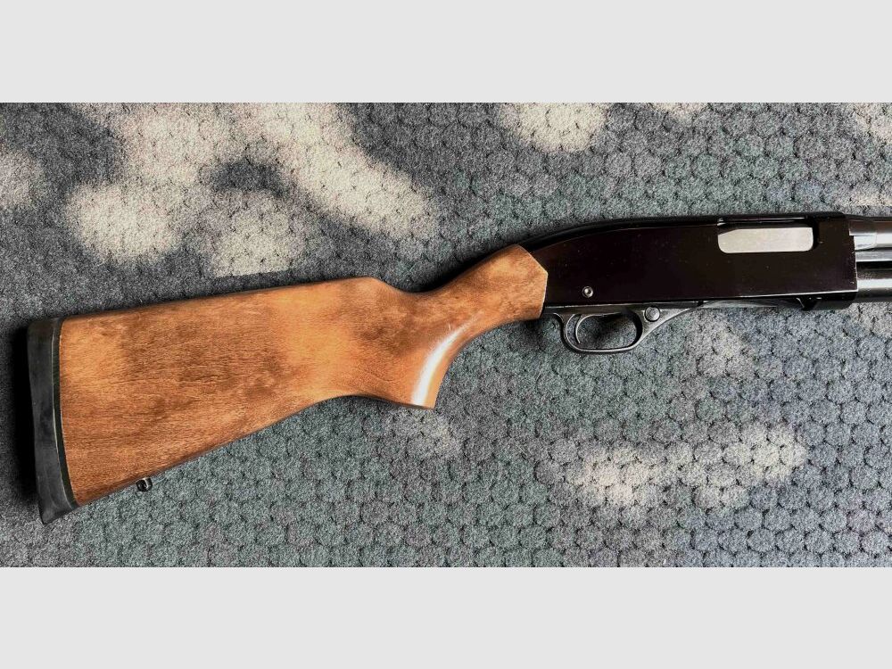 Winchester 1300 Defender Vorderschaftrepetierflinte 12/76