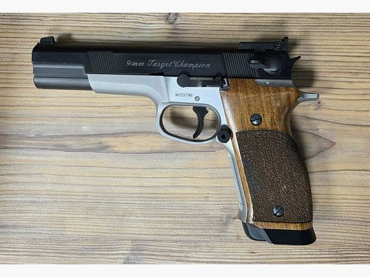 Smith & Wesson Target Champion