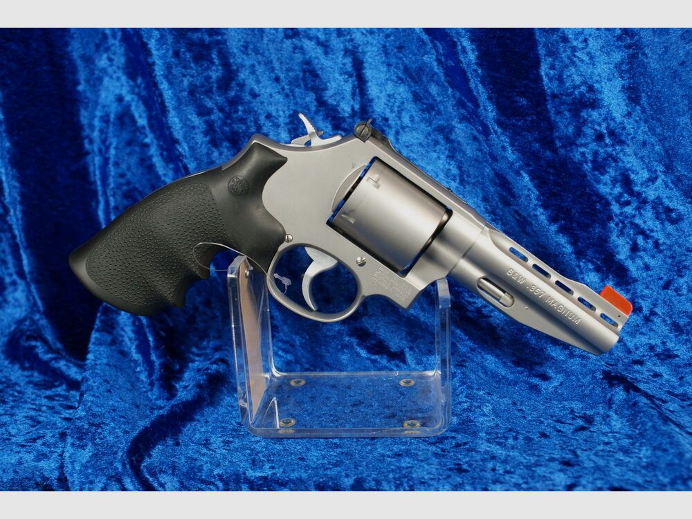 Smith & Wesson	 686 PC 4'' 11759