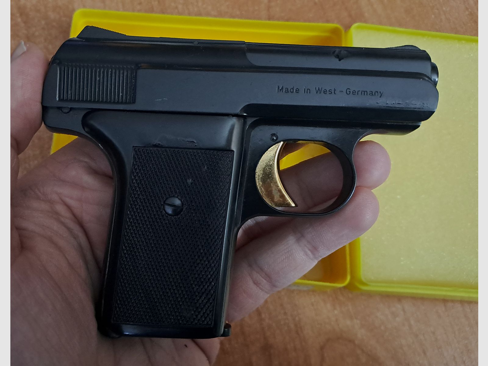 Alte Reck Gaspistole P10 im Kaliber 8 mm Knall/ PTB 38-69 in Verpackung!