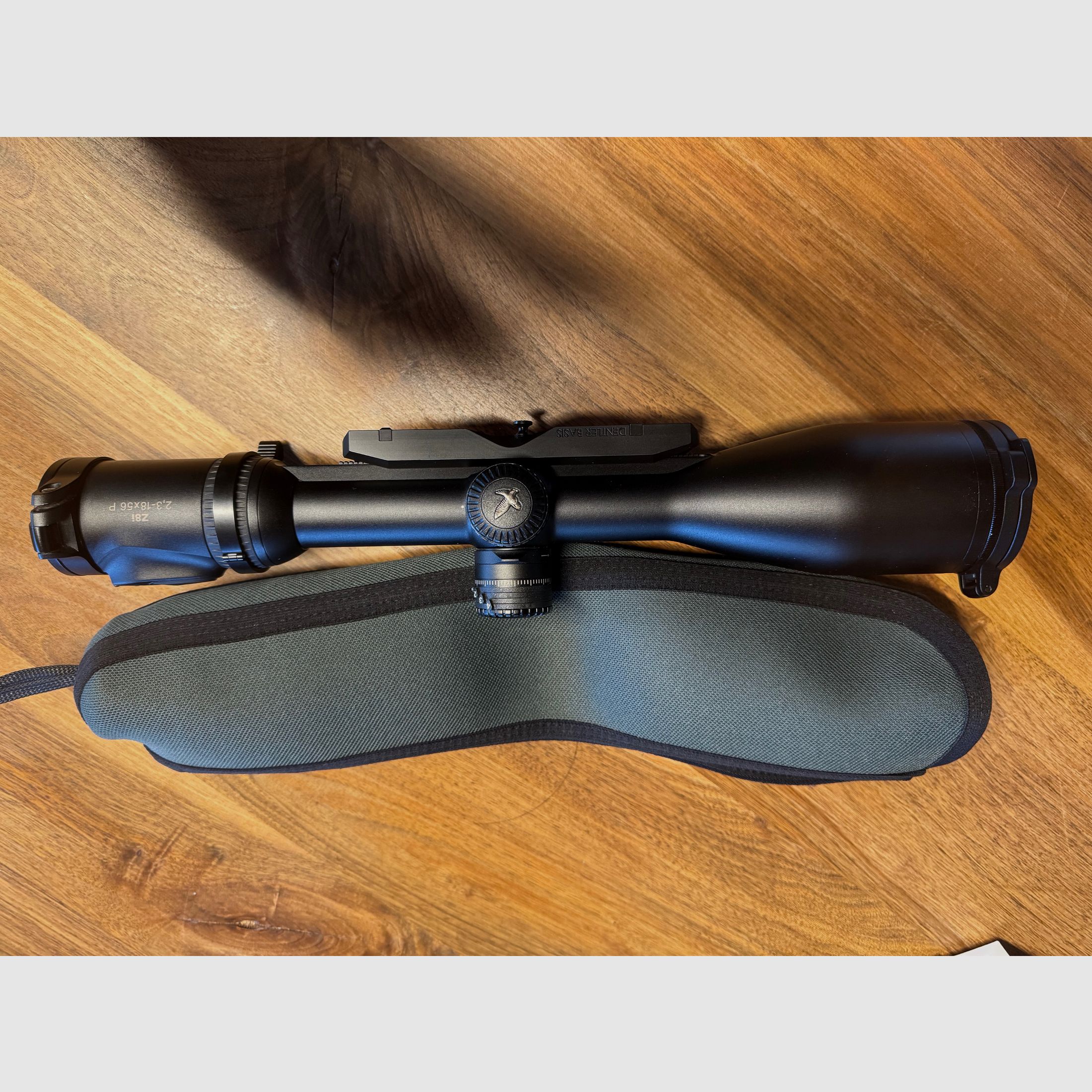 Swarovski Z8i 2,3-18x56 con torreta balística y montaje Dentler