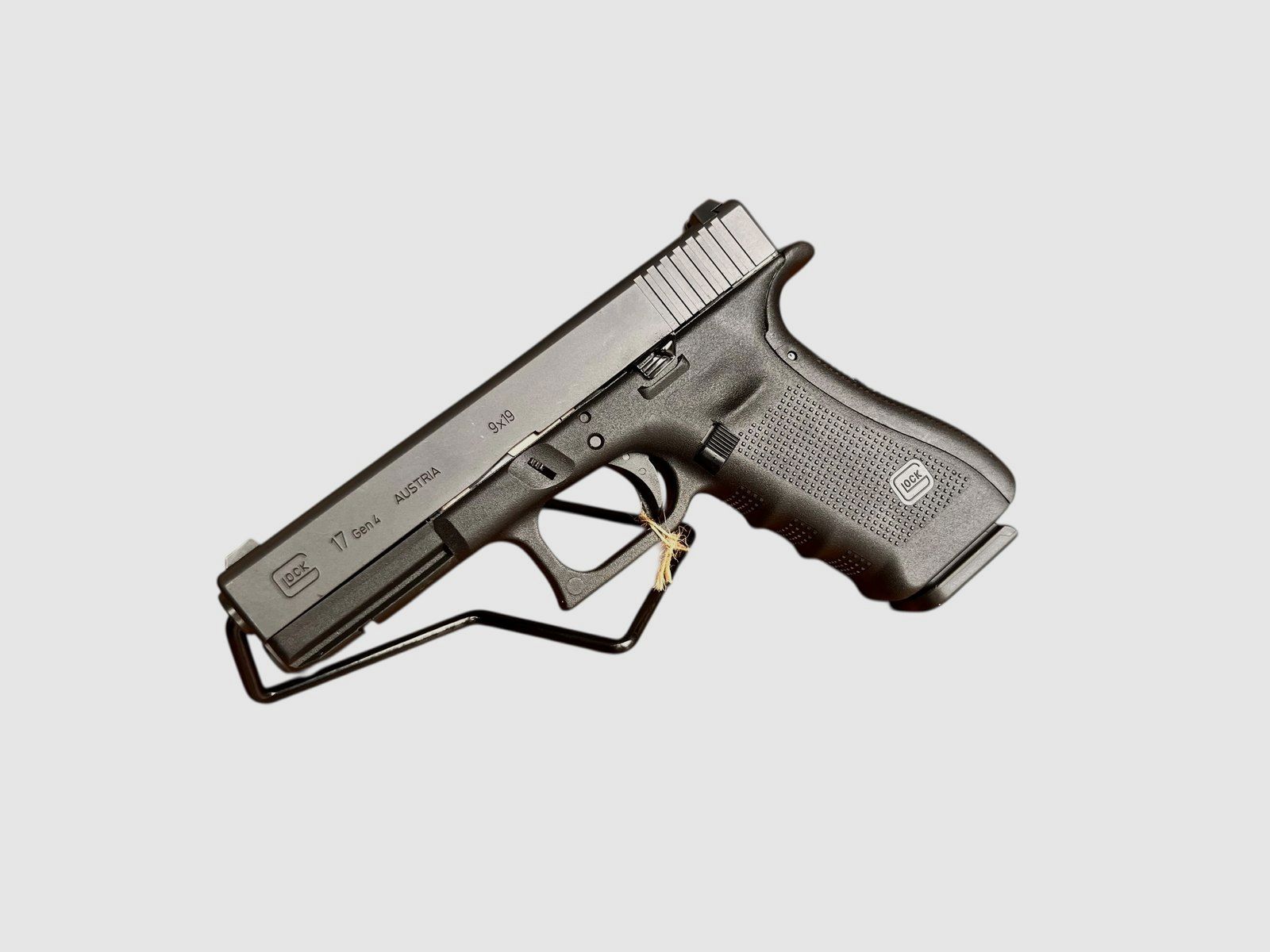 Glock 17 Gen 4 | Used 9mm Pistol | Fortguns Shop, image 1 of 5