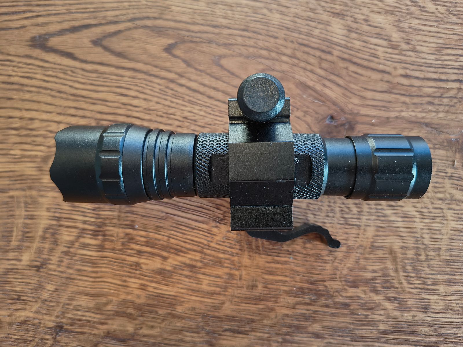 Sytong HT-770 (y compris adaptateur universel) + 850 nm projecteur infrarouge (y compris montage)