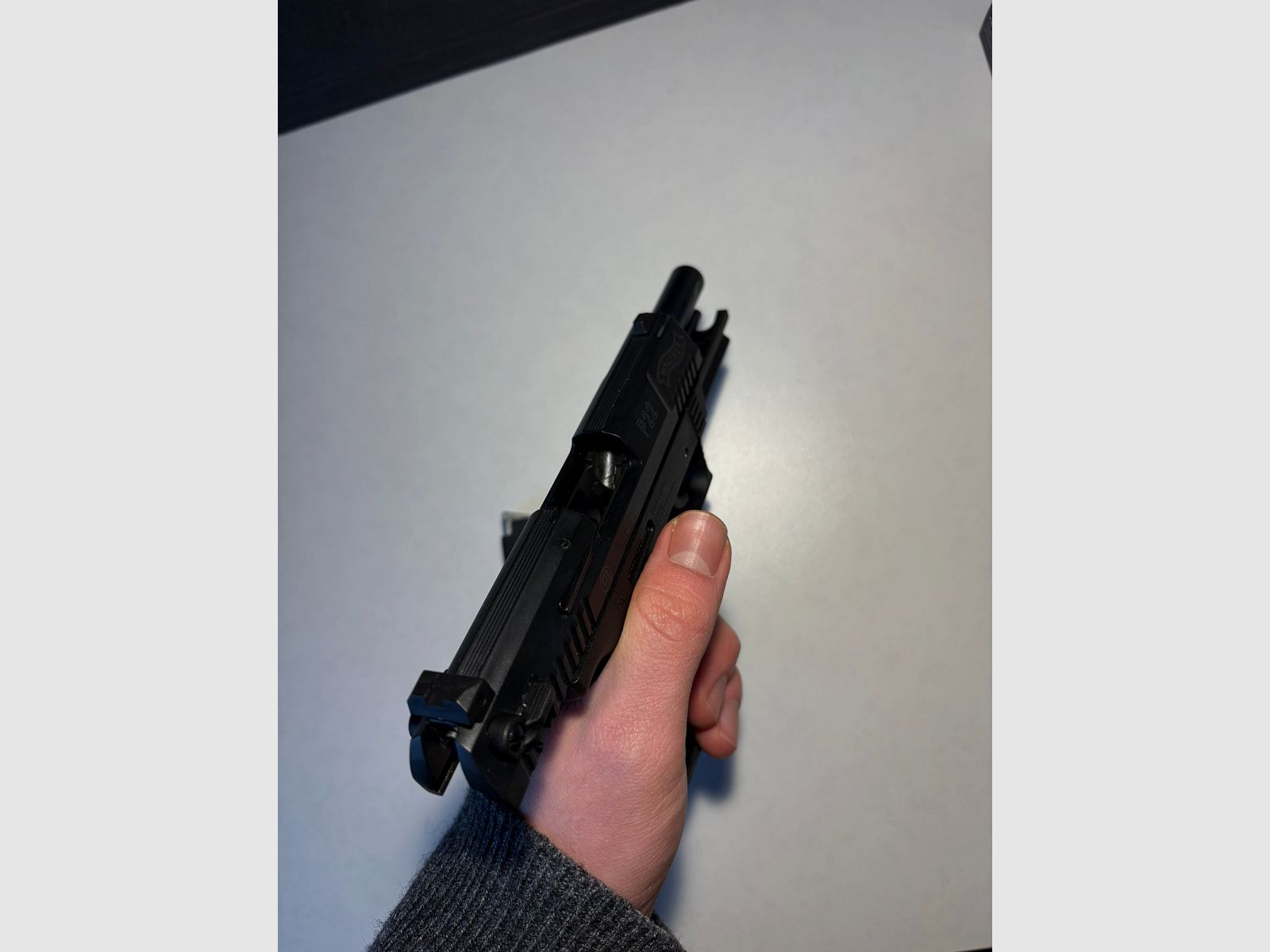 Walther P22 Ready Schreckschuss Pistole 9mm P.A.K. schwarz inkl. Holster und 84 Platzpatronen