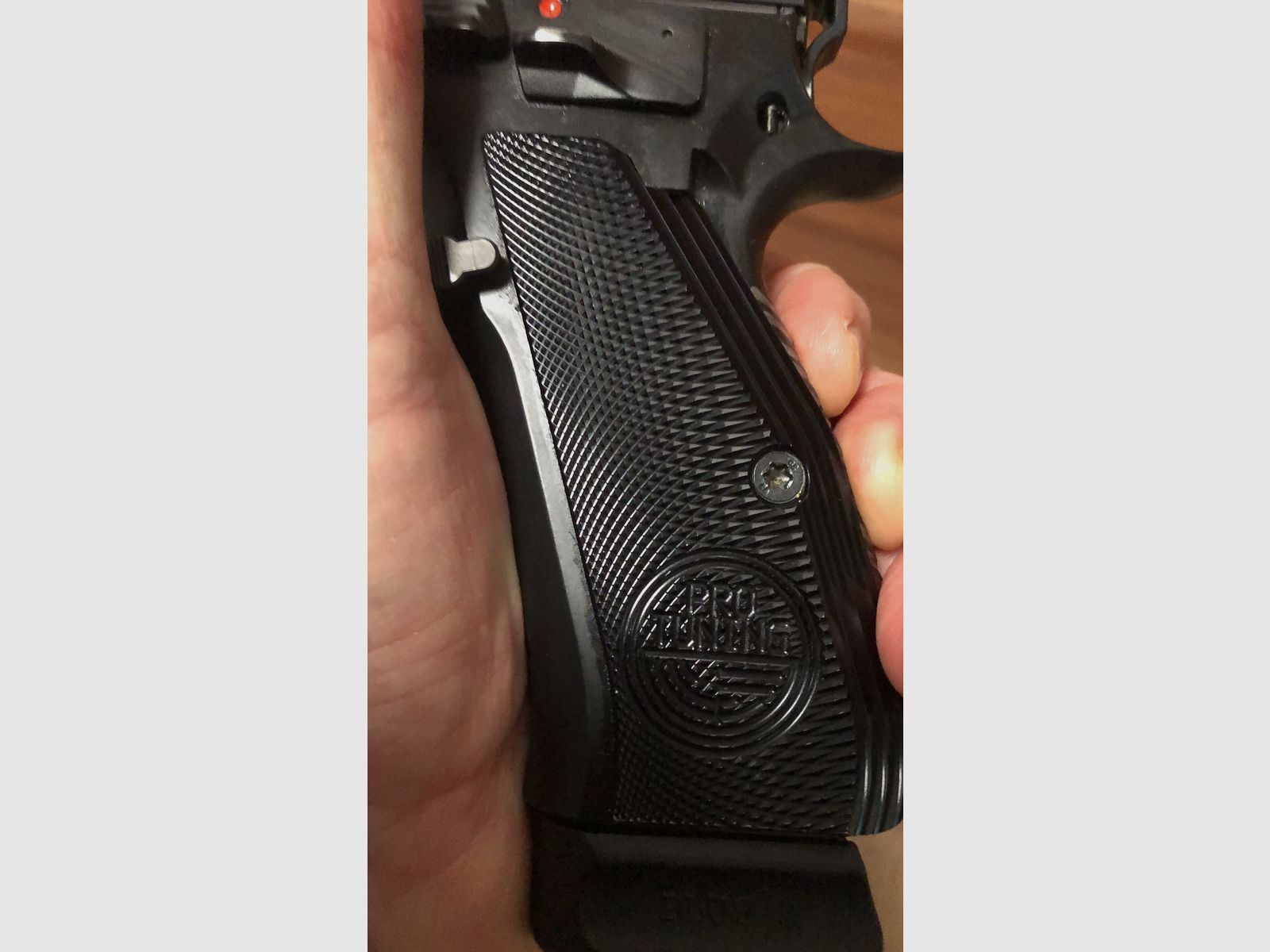 Verkauf halbautomatische Pistole von Haus CZ-Taipan Pro-Tuning und inklusive KK-Pistole, als Geschenk!