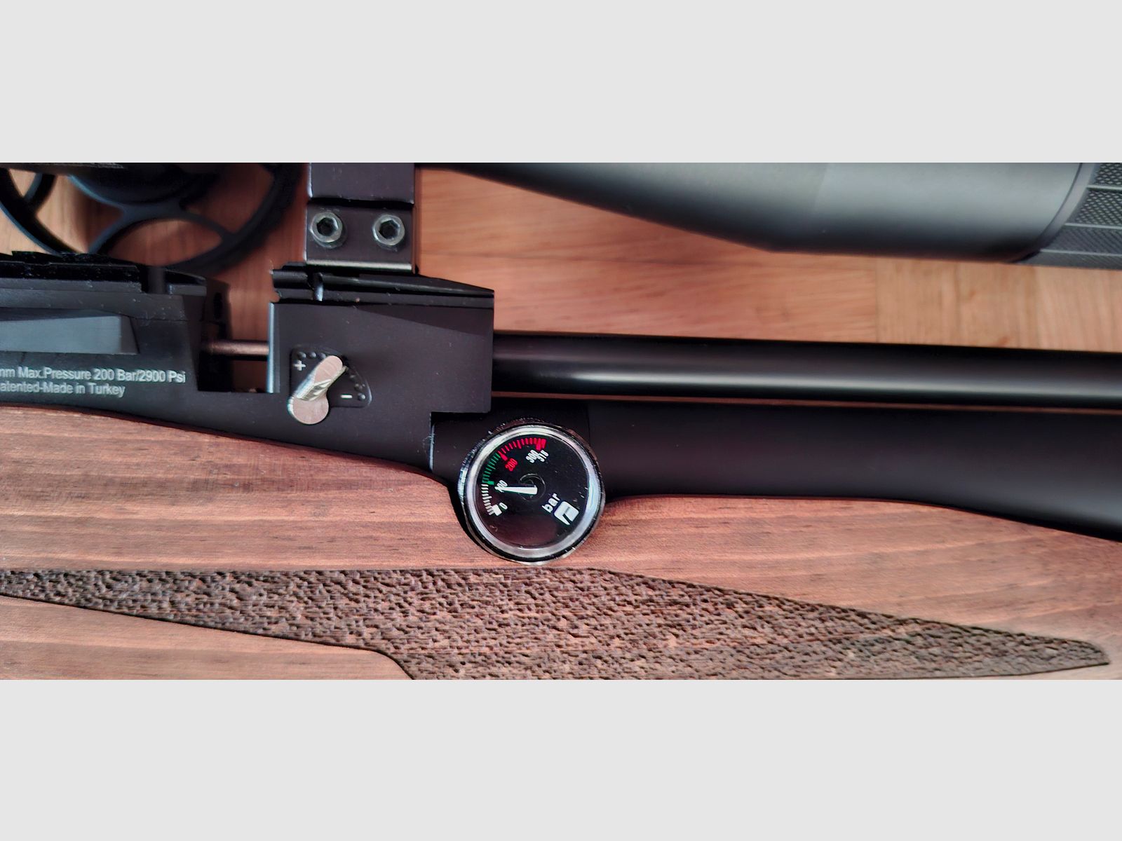 Reximex Tormenta W Lite PCP air rifle 4.5 mm (P18)