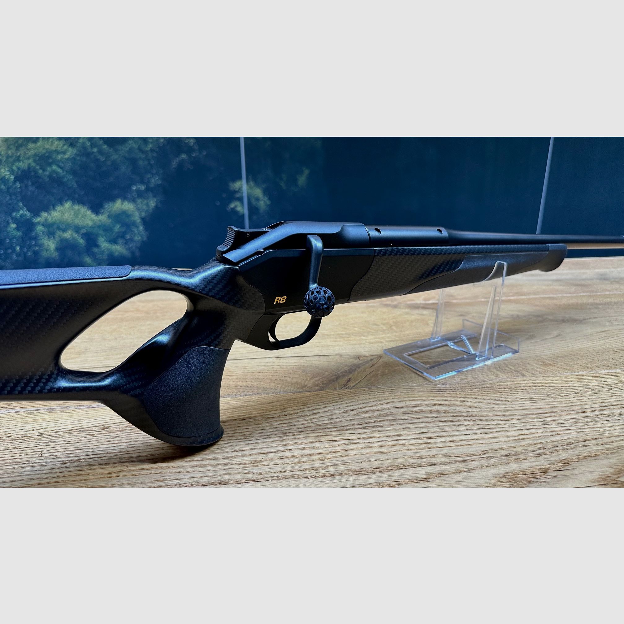 Blaser R8 Ultimate Carbon / Atzl Match-Hunting Trigger / shortened barrel / M15x1 / caliber of choice / AH chamber grip ball