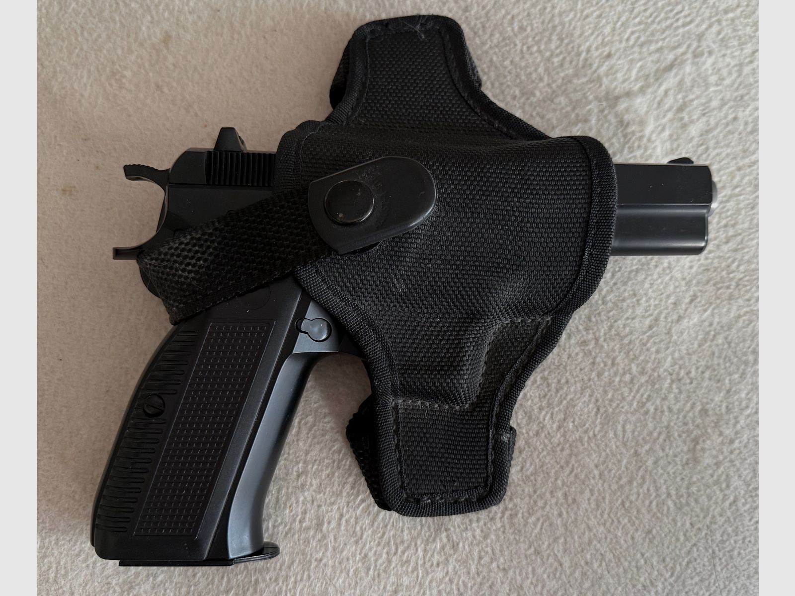 Bianchi Holster Beltslide Gr. 15, Nylon schwarz, verstellbar, für CZ75, M75, Tanfoglio u.ä. 