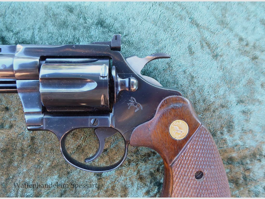 Revolver Colt Diamountback