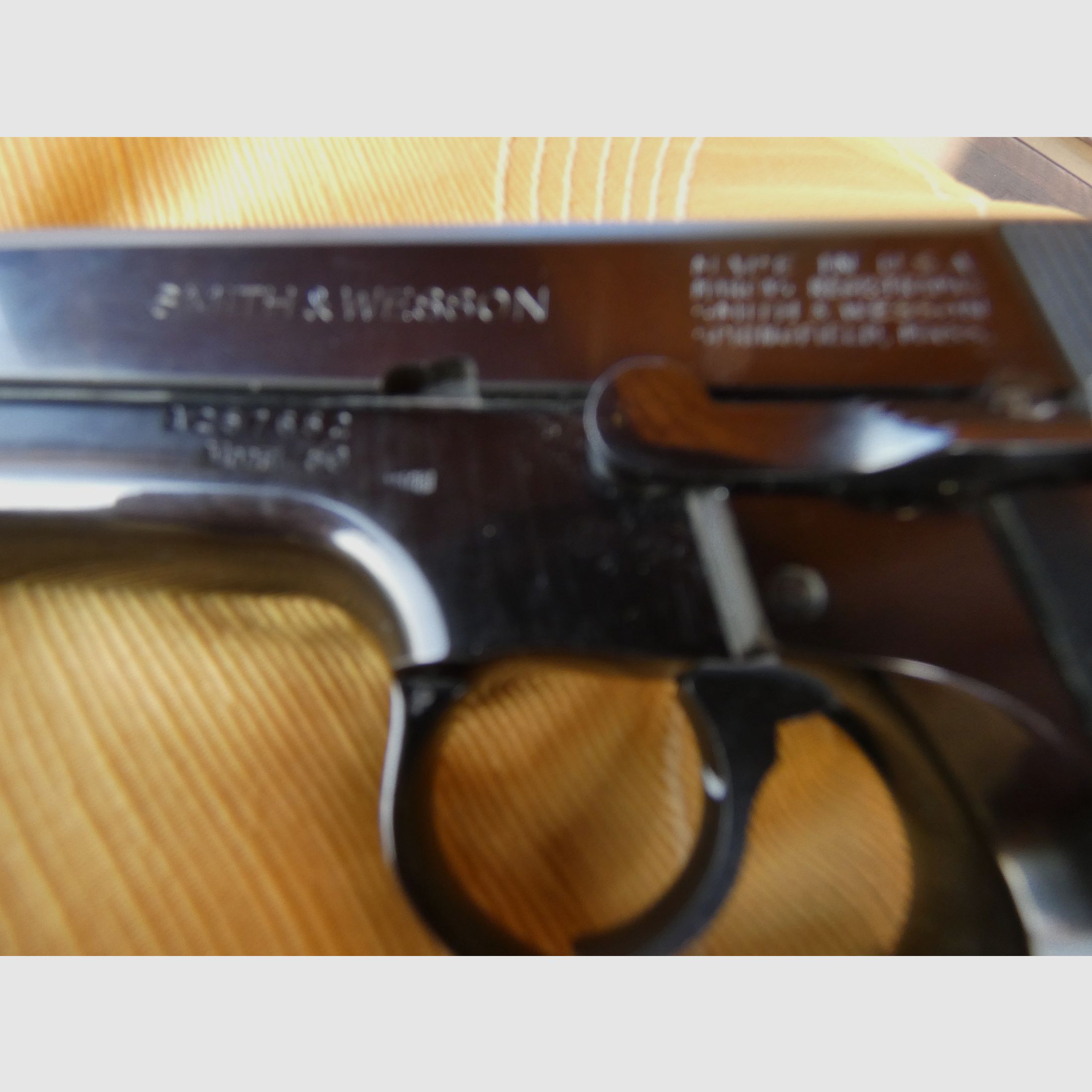 S&W pistol, 9mm Luger
