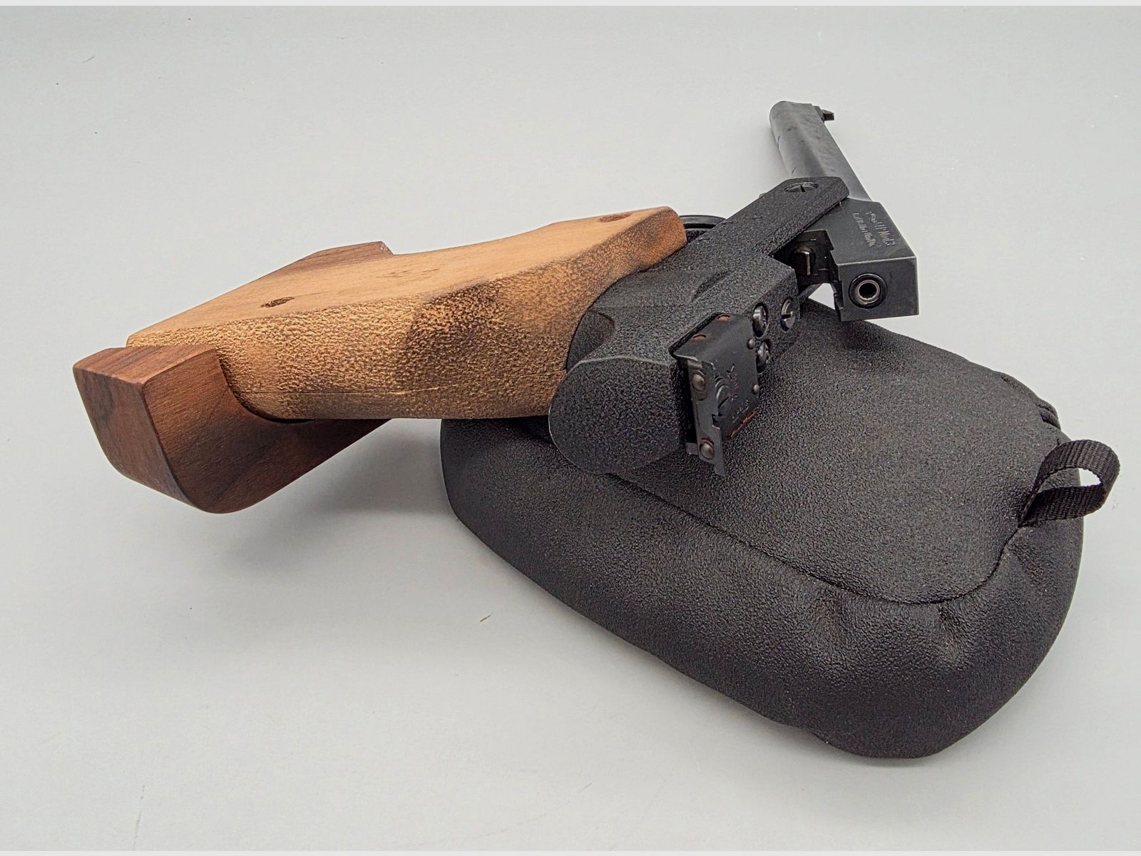 James Bond 007 pistola ad aria compressa Walther Mod. LP3 Match come successore simile all'LP2 nel calibro 4,5mm Diabolo