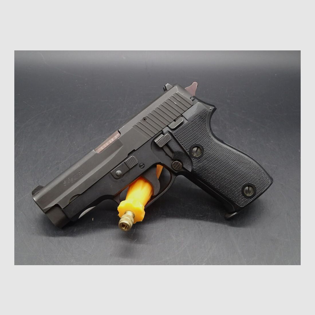 SIG Sauer P225 calibre 9mm Luger P225