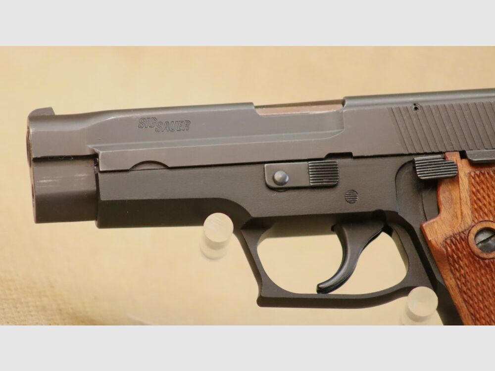 SIG Sauer P220 9mm Luger