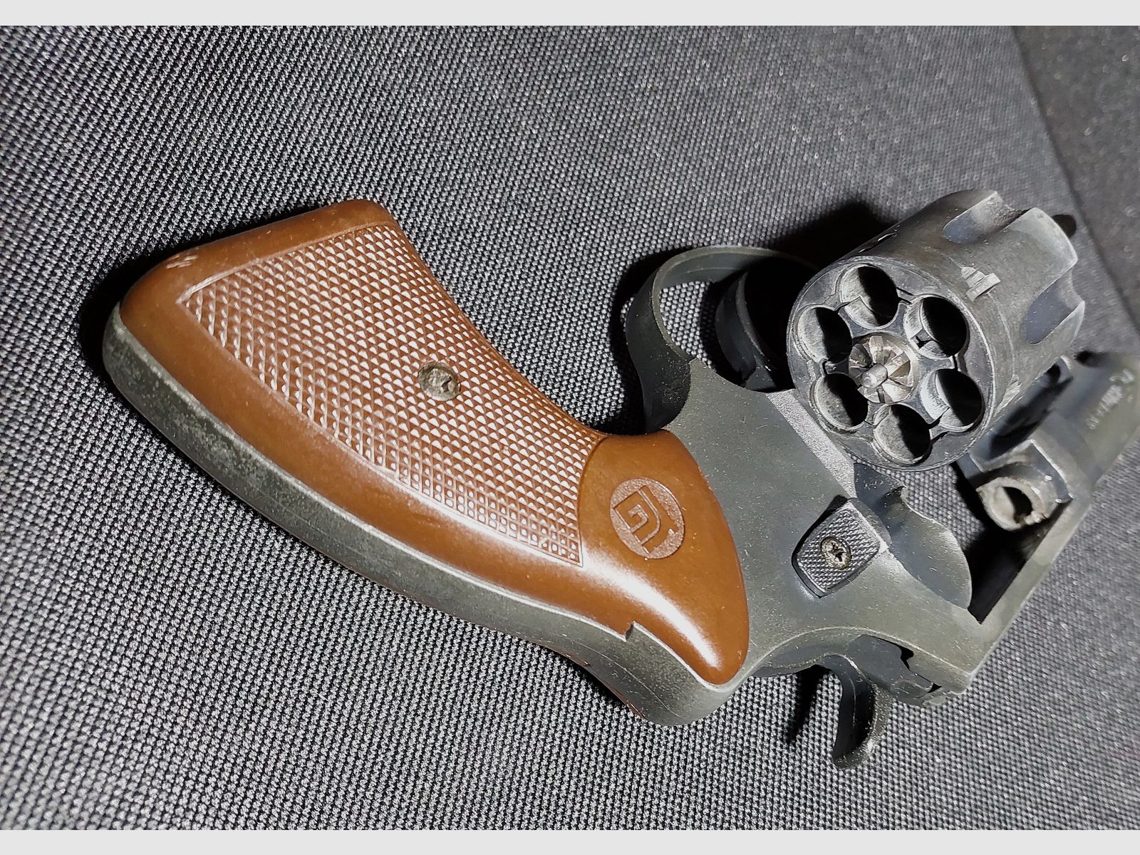 Röhm RG79 Schreckschuss Revolver brüniert (PTB 5-71) Rg 79 mit integriertem 15mm Lauf