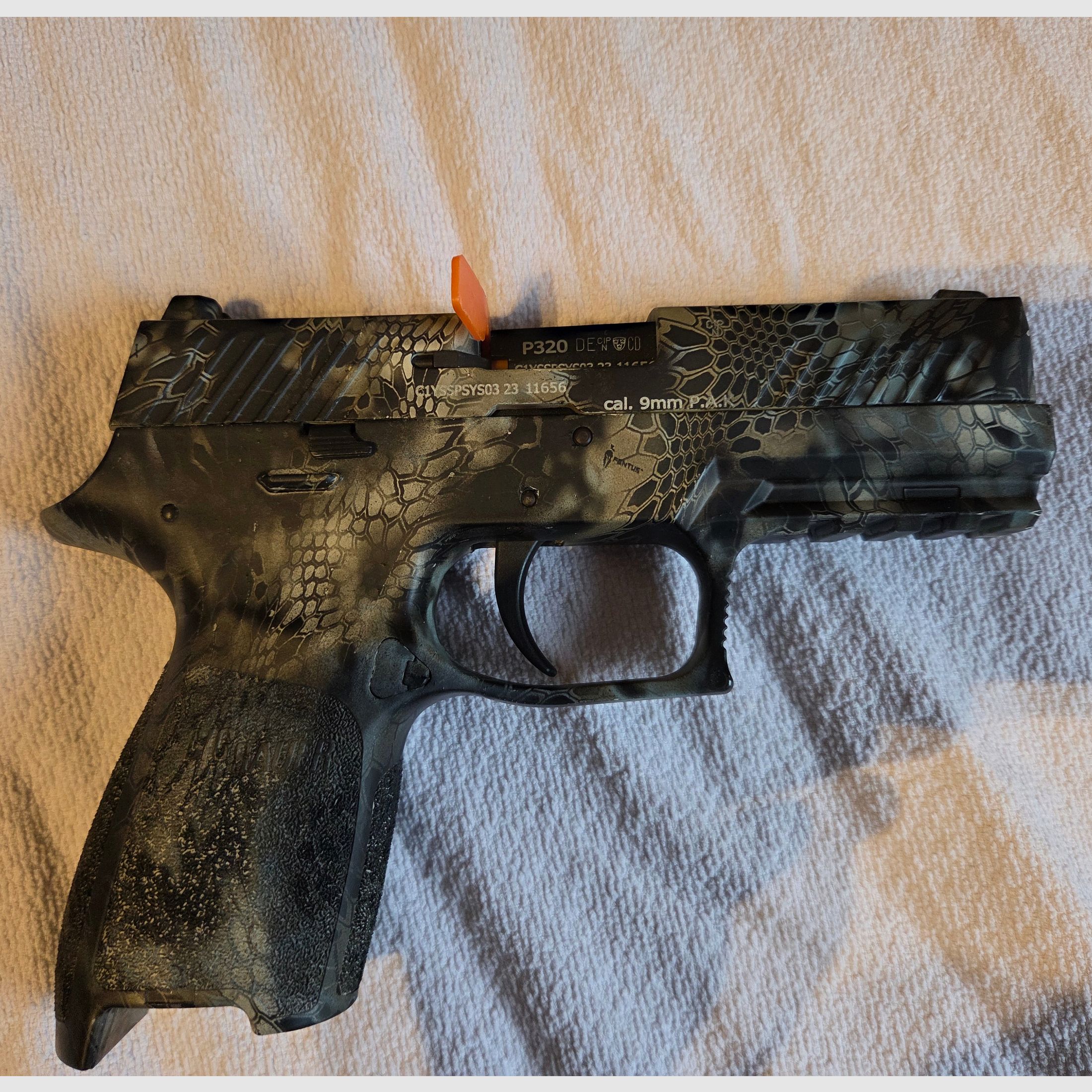 Sig Sauer P320 pistola de fogueo 9mm P.A.K. Cobra camo incluye maletín de armas