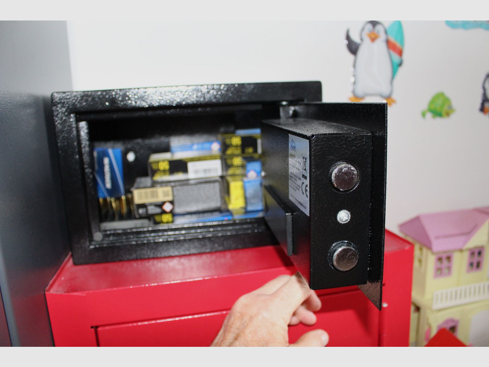 Möbeltresor bzw. Munition Safe mit dem Elektronikschloss