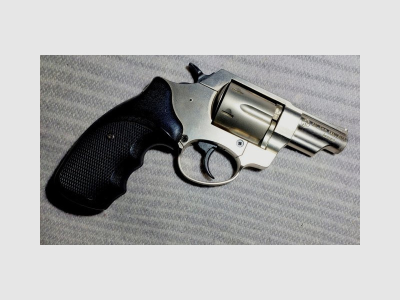 Röhm RG89 revolver a salve cromato (PTB 451) impugnature da combattimento