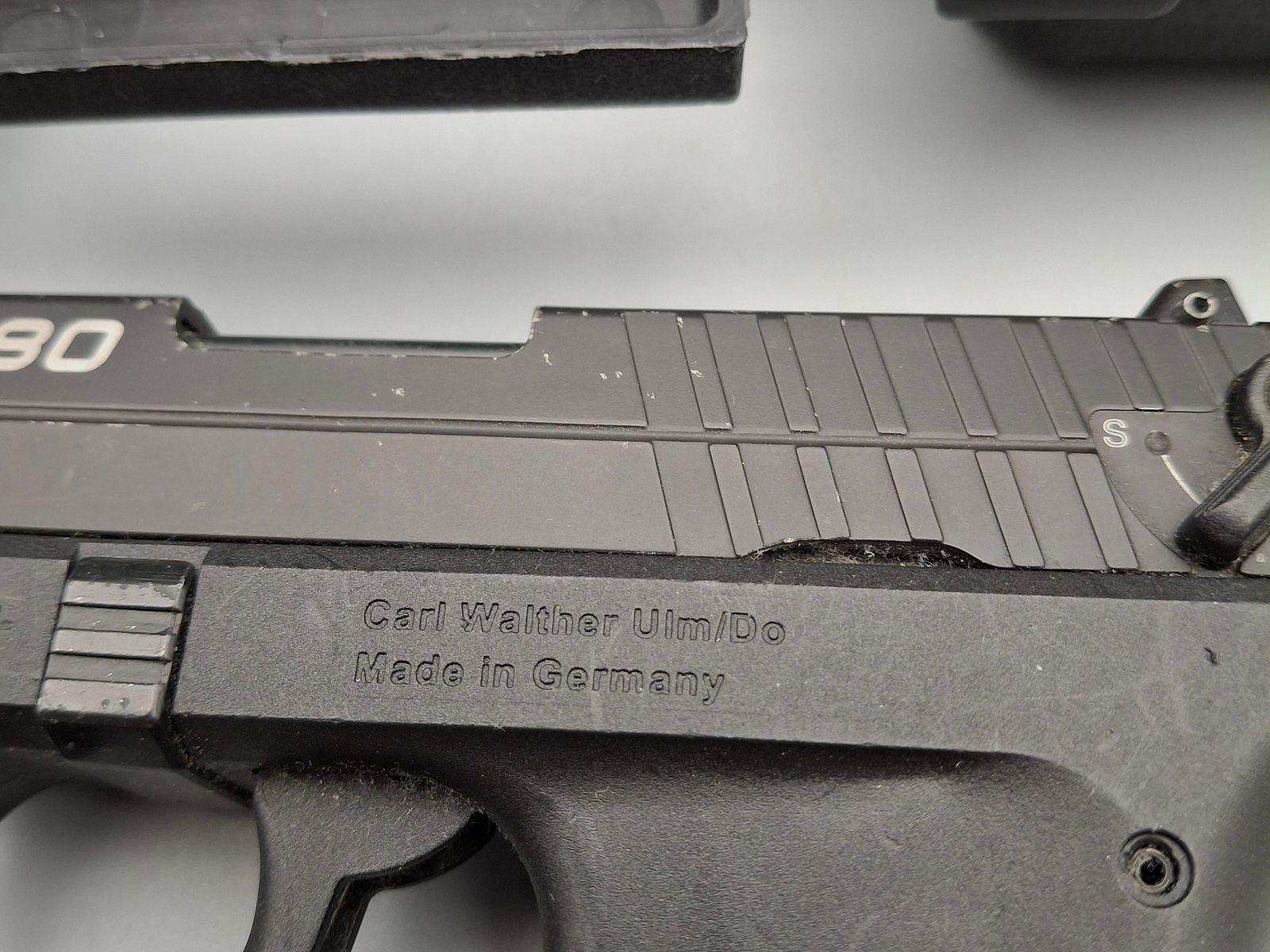 Biete eine Walther PK 380 PAK