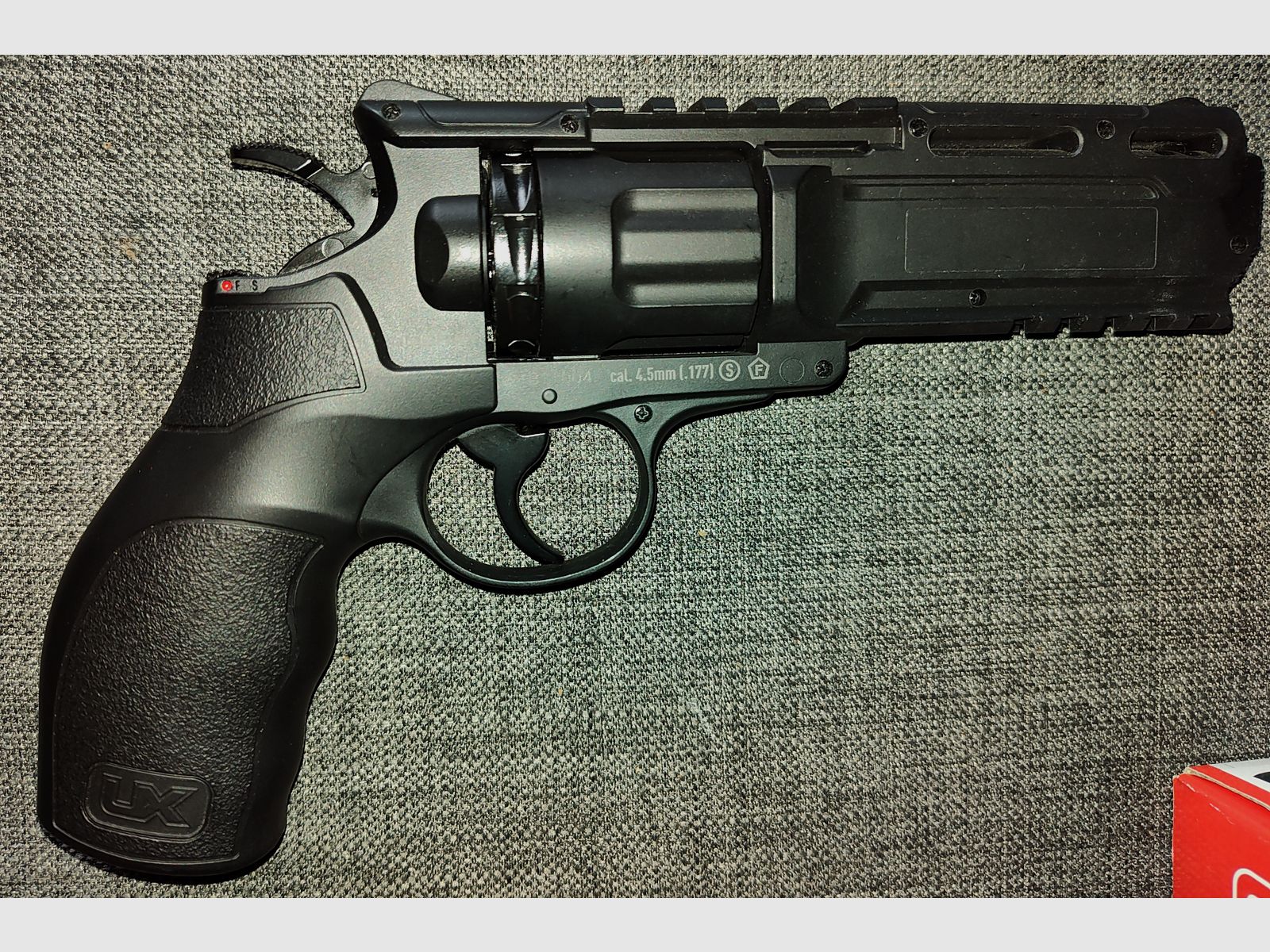 2 Umarex Tornado CO2 BB revolver with 6 magazines, instruction manual + original packaging