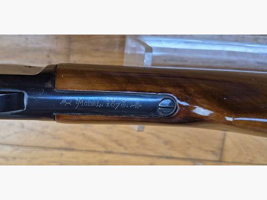 Sehr schöne Winchester 1873 – Modell Karabine von Euroarms – Waffe Made in Italy von 1971 – Kal. 44-40 Win – 9 Schuss +1 – Ausgezeichneter Zustand! – TBE+ /TBE++