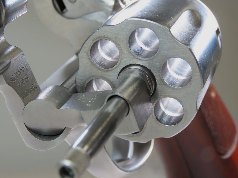 Smith & Wesson 686 in 6 inches
