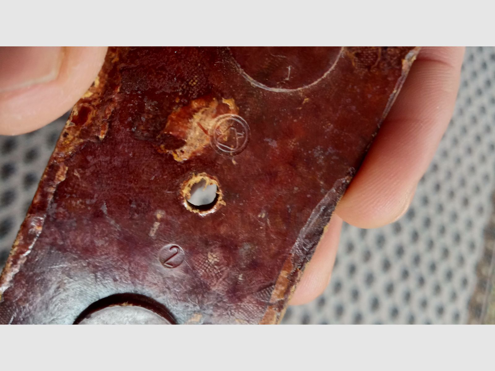 Empuñaduras traseras de RPG-7 de baquelita de 1971, correspondientes