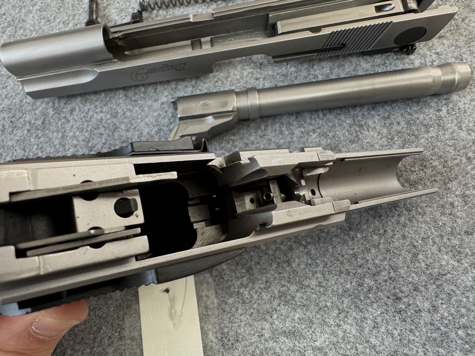 <S&W Super9>