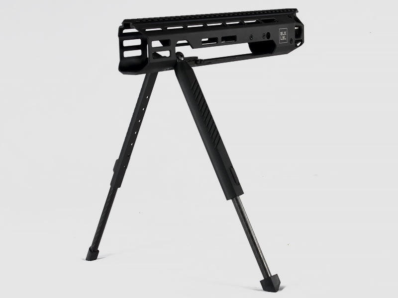 BLK LBL AR15 handguard with integrated bipod