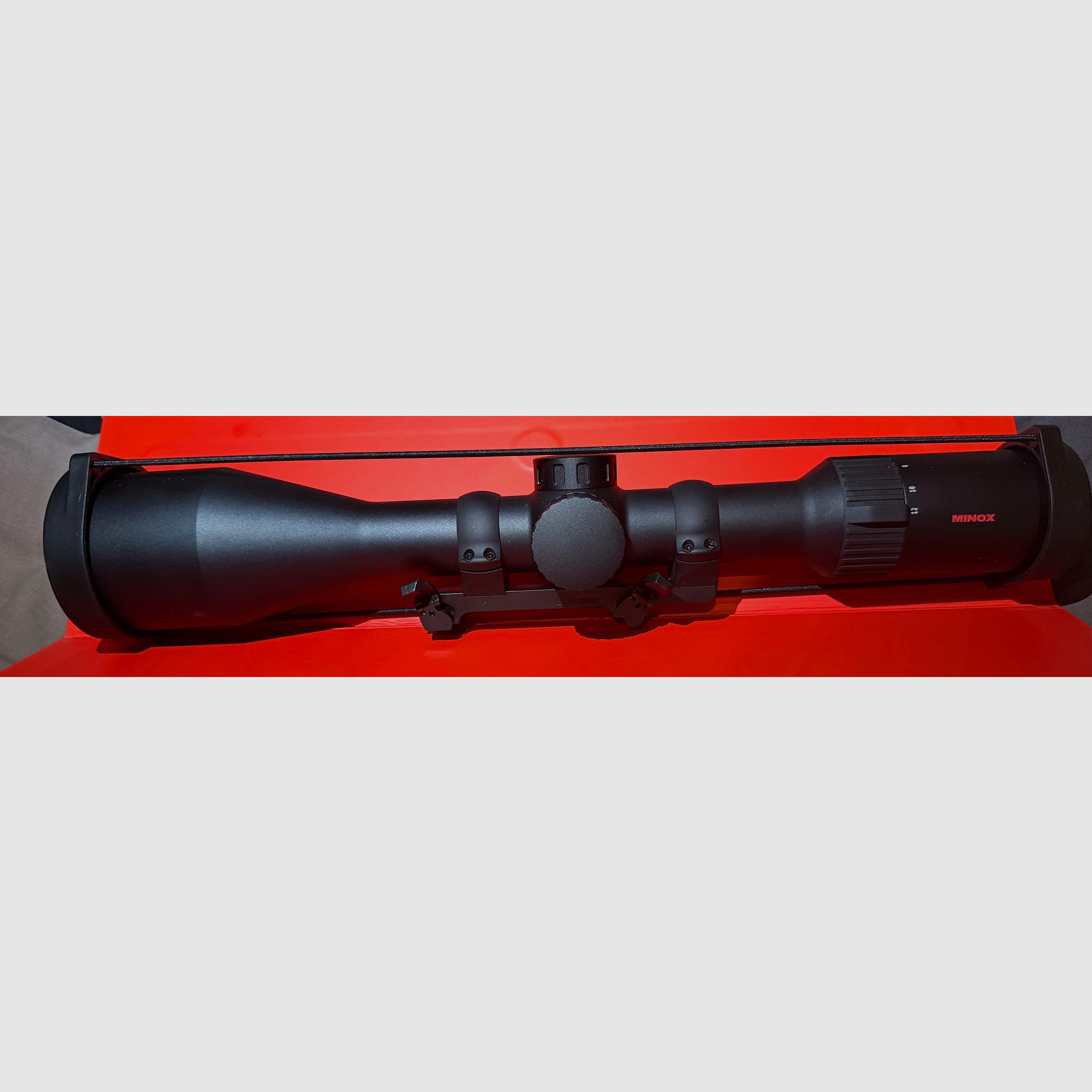 Telescopio Minox 3-12x 56 Abs.4 incl. montaje en saddle Blaser