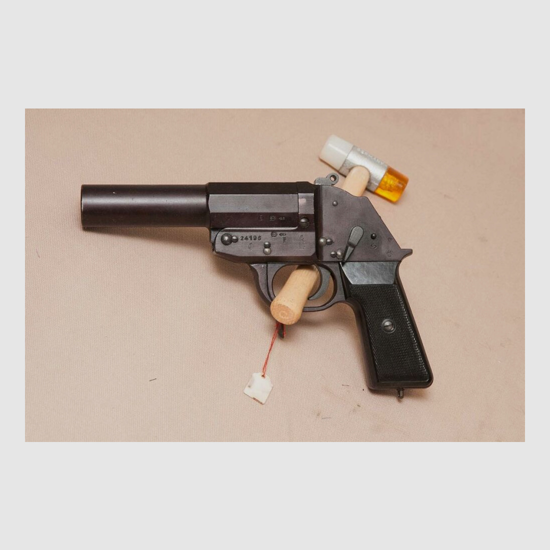 Suhl signal pistol LP 1 SigPi flare pistol Ministry of Defense stamping